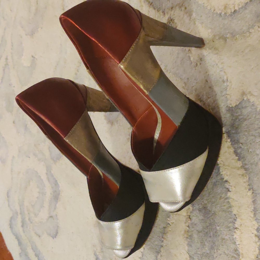 Brand New 7 for all mankind heels size 7